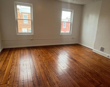 2823 Amber Street - Photo Thumbnail 5