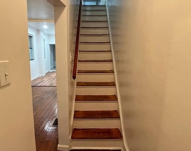 2823 Amber Street - Photo Thumbnail 4