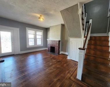 4554 N Smedley Street - Photo Thumbnail 2