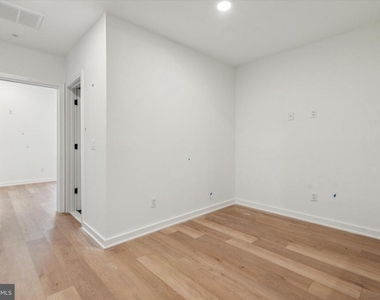 1704 Frankford Avenue - Photo Thumbnail 4