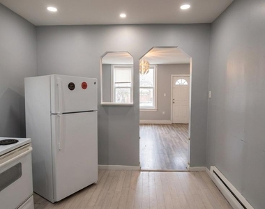 2925 N Marshall Street - Photo Thumbnail 7
