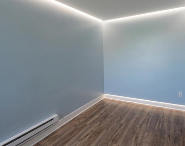 2925 N Marshall Street - Photo Thumbnail 13