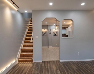 2925 N Marshall Street - Photo Thumbnail 1