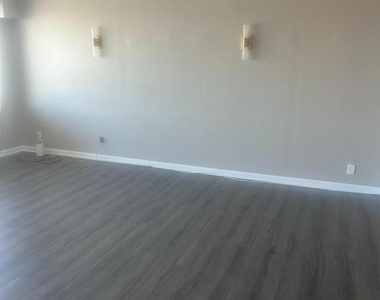 2401 Pennsylvania Avenue - Photo Thumbnail 4