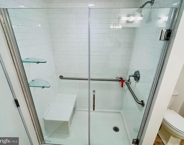 520 Carpenter Lane - Photo Thumbnail 12