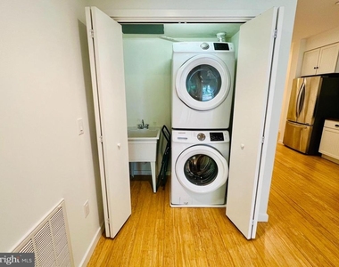520 Carpenter Lane - Photo Thumbnail 9