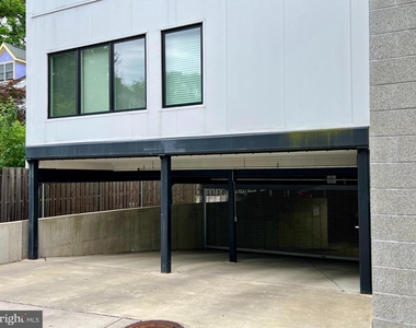 520 Carpenter Lane - Photo Thumbnail 15