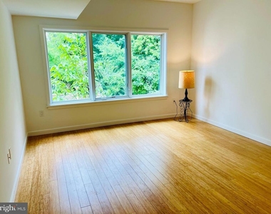 520 Carpenter Lane - Photo Thumbnail 10