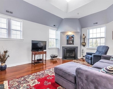 104 Woodside Road - Photo Thumbnail 8