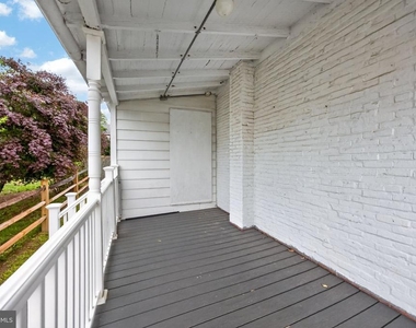 24 E 5th Street - Photo Thumbnail 2