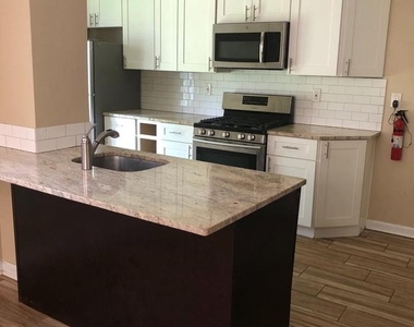 726 E 18th Street - Photo Thumbnail 2