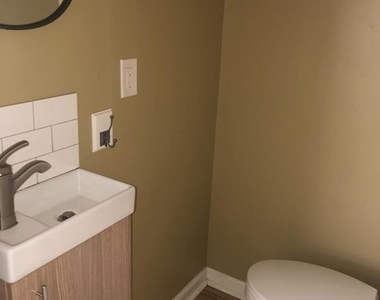 726 E 18th Street - Photo Thumbnail 5