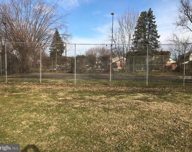 4701 Pennell - Photo Thumbnail 4