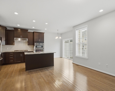 2780 Ashcombe Drive - Photo Thumbnail 16
