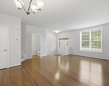 2780 Ashcombe Drive - Photo Thumbnail 6