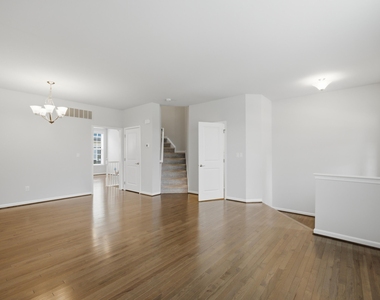 2780 Ashcombe Drive - Photo Thumbnail 8