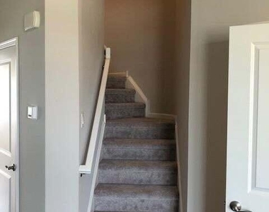2780 Ashcombe Drive - Photo Thumbnail 2