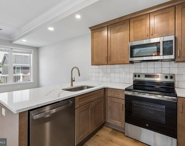 23 Christman Street - Photo Thumbnail 8