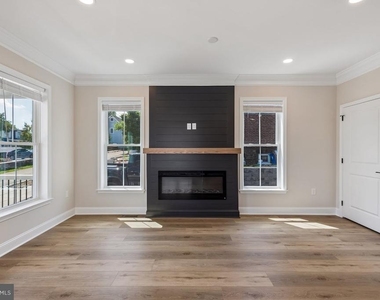 21 Christman Street - Photo Thumbnail 6