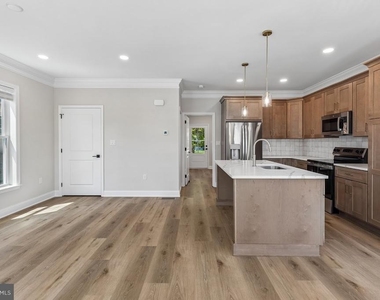 21 Christman Street - Photo Thumbnail 1