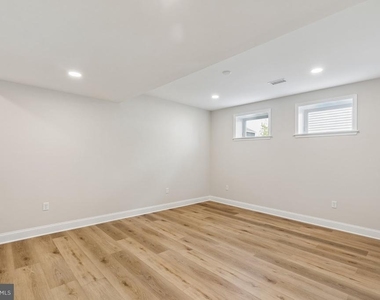21 Christman Street - Photo Thumbnail 20