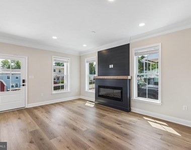 21 Christman Street - Photo Thumbnail 5