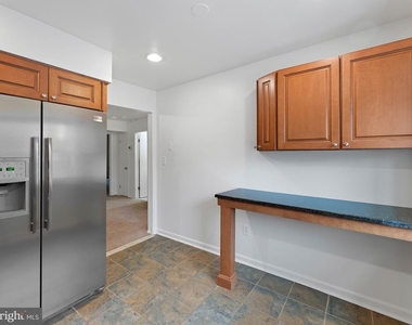 1809 Silver Court - Photo Thumbnail 8