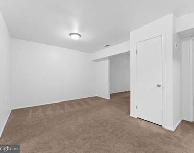 1809 Silver Court - Photo Thumbnail 3