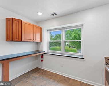 1809 Silver Court - Photo Thumbnail 9