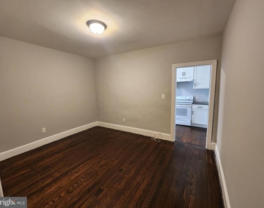 1023 Chestnut Avenue - Photo Thumbnail 3