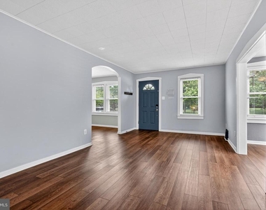 106 Ford Street - Photo Thumbnail 2