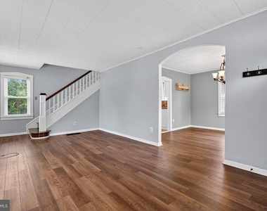 106 Ford Street - Photo Thumbnail 8