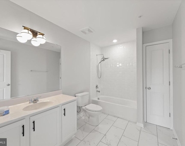 5559 Trafalgar Circle - Photo Thumbnail 41