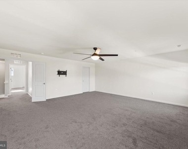 5559 Trafalgar Circle - Photo Thumbnail 46