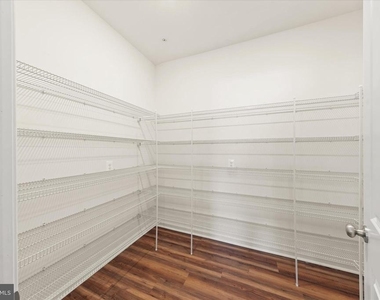 5559 Trafalgar Circle - Photo Thumbnail 30