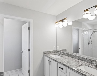 5559 Trafalgar Circle - Photo Thumbnail 47