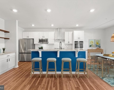 5559 Trafalgar Circle - Photo Thumbnail 22