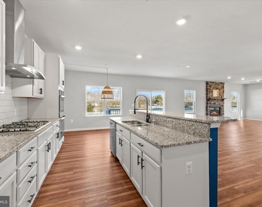 5559 Trafalgar Circle - Photo Thumbnail 23