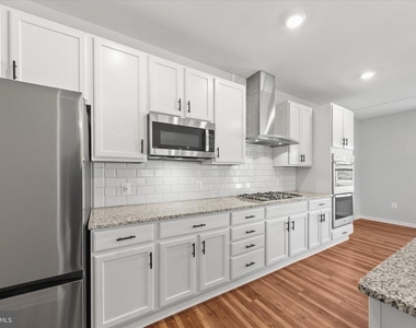 5559 Trafalgar Circle - Photo Thumbnail 25
