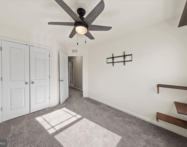 5559 Trafalgar Circle - Photo Thumbnail 64