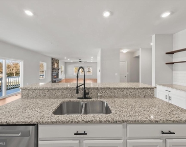 5559 Trafalgar Circle - Photo Thumbnail 31