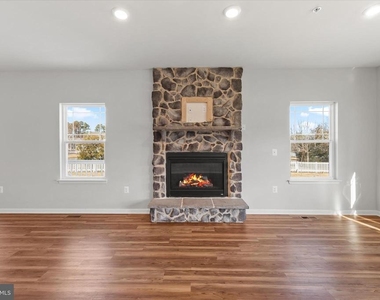 5559 Trafalgar Circle - Photo Thumbnail 14