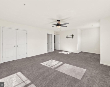 5559 Trafalgar Circle - Photo Thumbnail 39