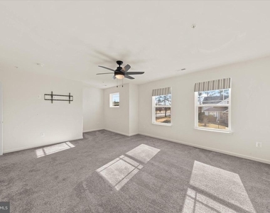 5559 Trafalgar Circle - Photo Thumbnail 40