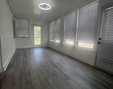 5825 Lamont Drive - Photo Thumbnail 16