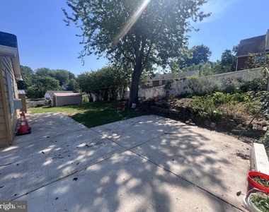 5825 Lamont Drive - Photo Thumbnail 19