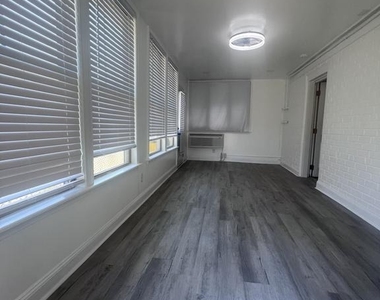 5825 Lamont Drive - Photo Thumbnail 17