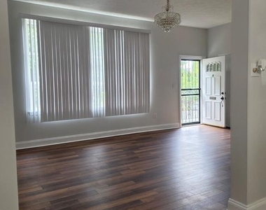5825 Lamont Drive - Photo Thumbnail 22