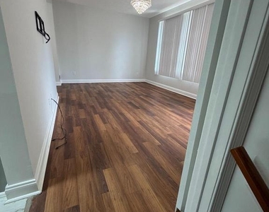 5825 Lamont Drive - Photo Thumbnail 24