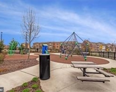 5331 Greenwich Circle - Photo Thumbnail 33